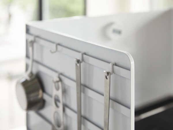 伸縮 レンジガード (白)キッチン レンジ周り 汚れ防止 油飛び防止 目隠し ホワイト 台所用品 便利 山崎実業 タワー_画像3