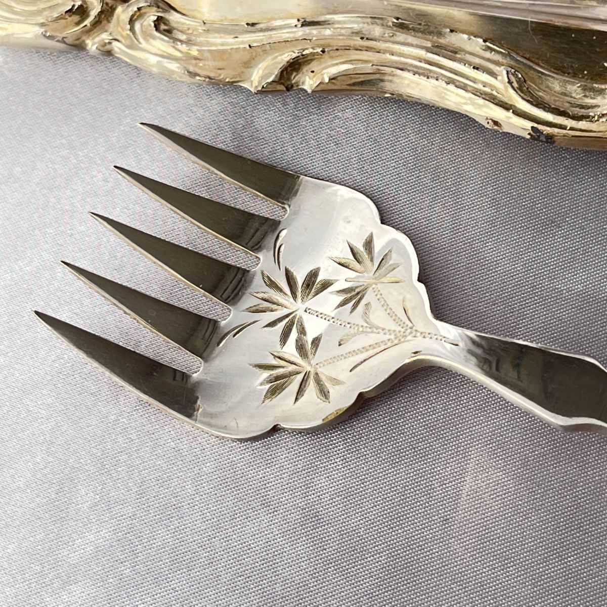 【英国】【白蝶貝】サーディンサーバー　マザーオブパール 英国】 サーディンサーバー【白蝶貝】マザーオブパール