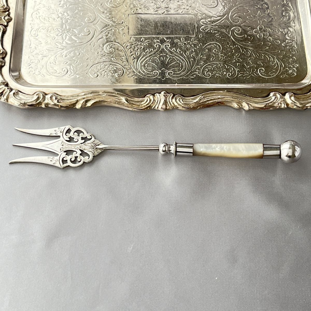 英国】【白蝶貝】透かしのブレッドフォーク マザーオブパール