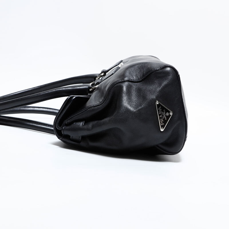プラダ PRADA ショルダーバッグ レザー ブラック