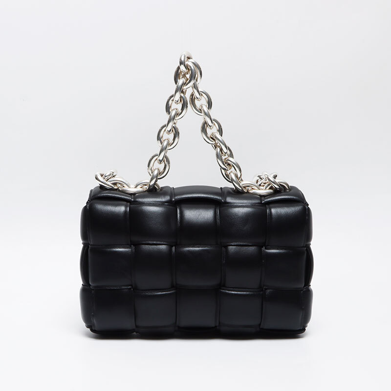 ボッテガヴェネタ BOTTEGAVENETA ショルダーバッグ ナッパ イントレチャート パデッド チェーン カセット サッチェルバッグ ブラック