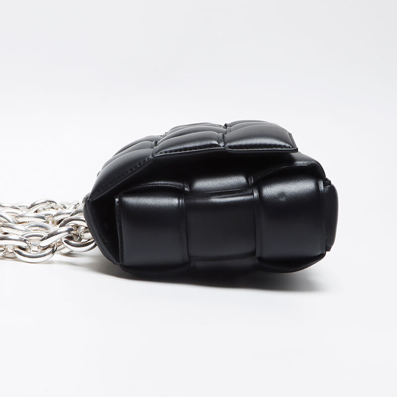 ボッテガヴェネタ BOTTEGAVENETA ショルダーバッグ ナッパ イントレチャート パデッド チェーン カセット サッチェルバッグ ブラック