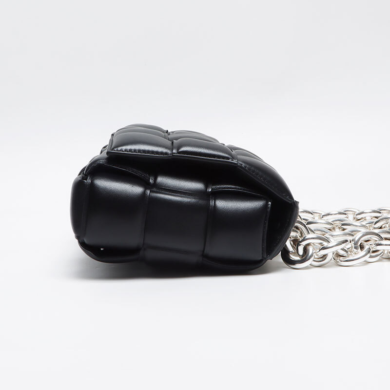 ボッテガヴェネタ BOTTEGAVENETA ショルダーバッグ ナッパ イントレチャート パデッド チェーン カセット サッチェルバッグ ブラック