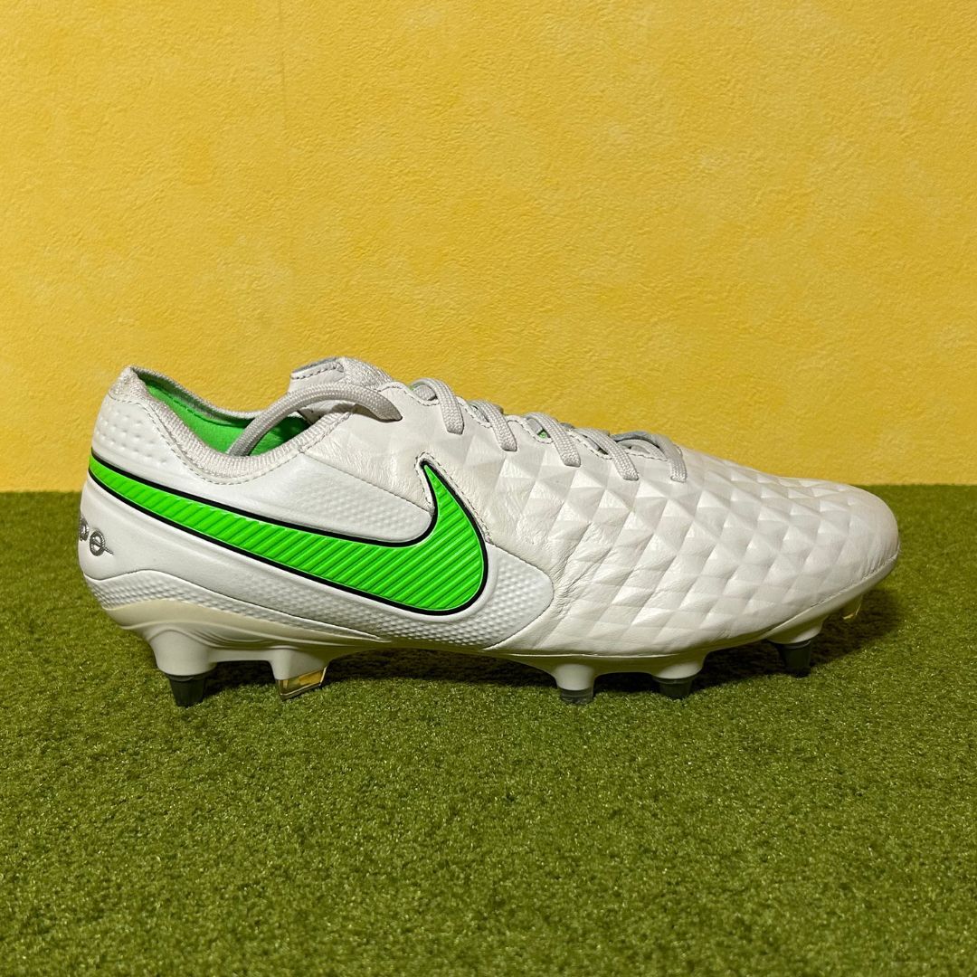 【新品・未使用】NIKE ナイキ サッカースパイク ティエンポ レジェンド 8 エリート SG-PRO 24.0cm 取替スタッド&レンチ付_画像2