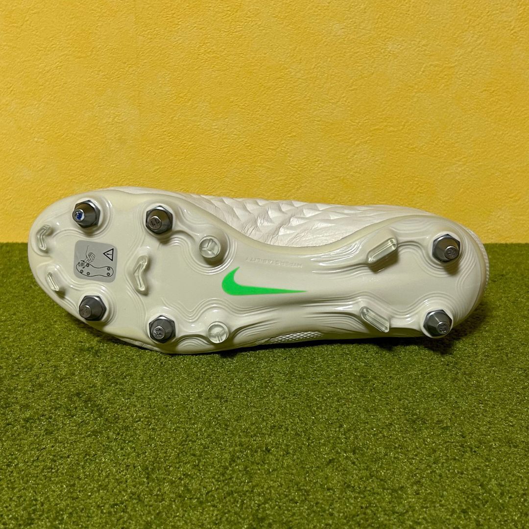 【新品・未使用】NIKE ナイキ サッカースパイク ティエンポ レジェンド 8 エリート SG-PRO 24.0cm 取替スタッド&レンチ付_画像4