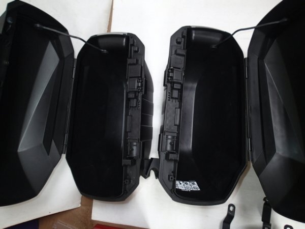 ADV150　KF38　SHAD　SH23　サイドケース　サイドバッグ　サイドボックス　ブラケット付き　左右セット　中古品_画像7