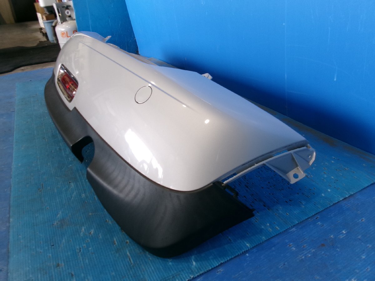 美品 BMW ミニクーパー SU16 R56 純正 リアバンパー ホワイトシルバーA62 Y7.0923 _画像3