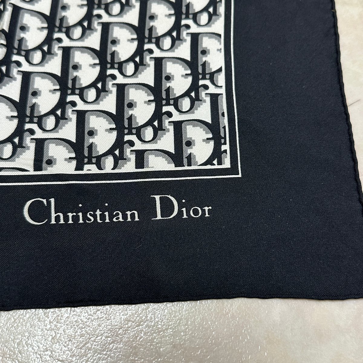 クリスチャン?ディオール Dior スカーフ 88ｘ88ｃｍ トロッター ブラックｘホワイト タグあり 中古品