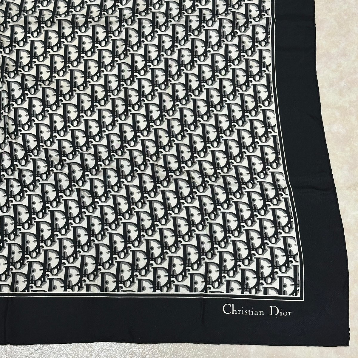 クリスチャン?ディオール Dior スカーフ 88ｘ88ｃｍ トロッター ブラックｘホワイト タグあり 中古品