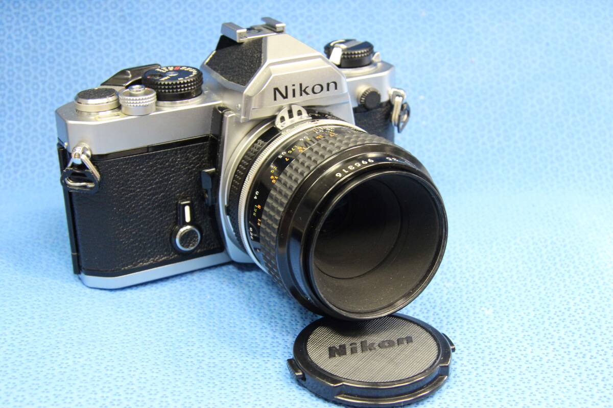 Nikon 　FM (シルバーボディ）　Micro NIKKOR AI 55/3.5 説明書付き