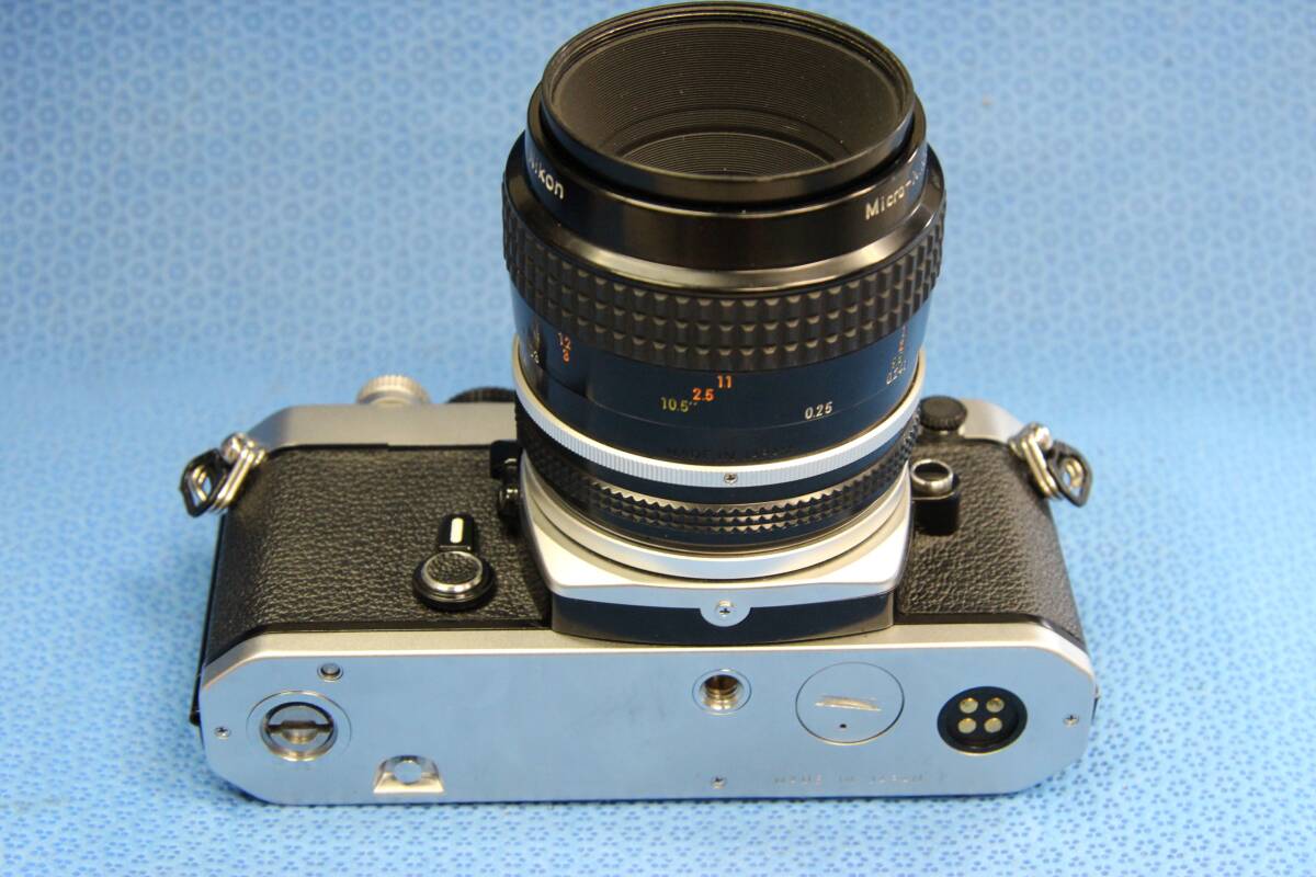 Nikon 　FM (シルバーボディ）　Micro NIKKOR AI 55/3.5 説明書付き