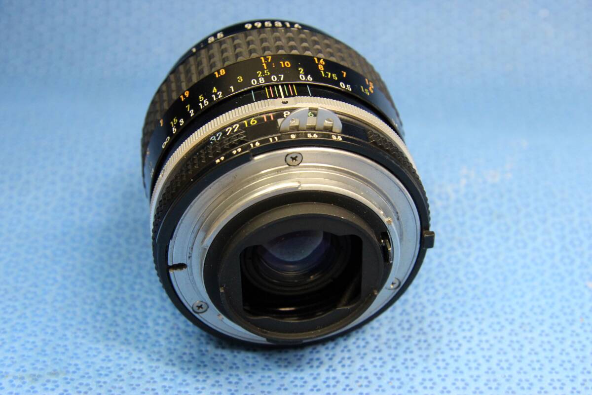 Nikon 　FM (シルバーボディ）　Micro NIKKOR AI 55/3.5 説明書付き
