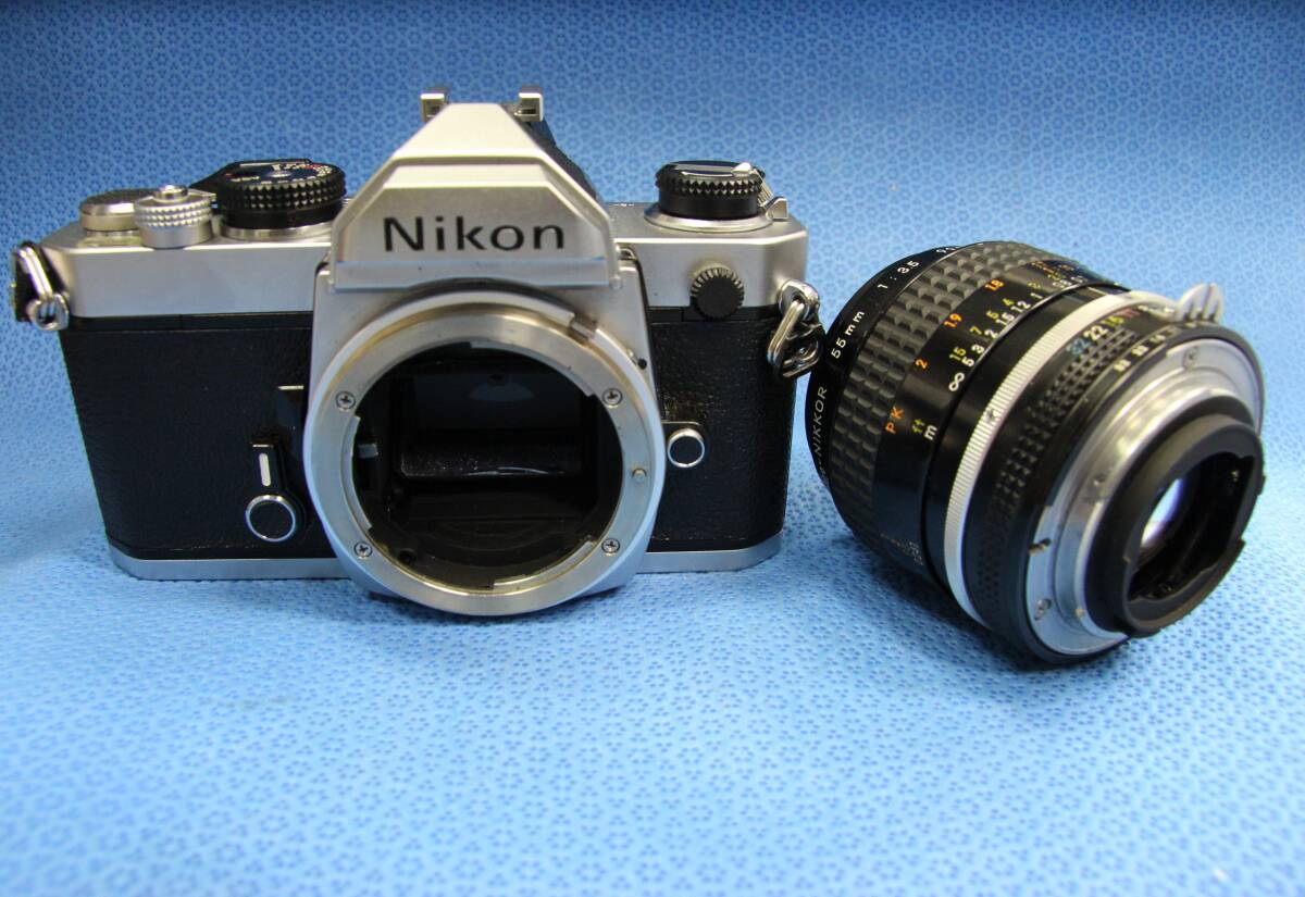 Nikon 　FM (シルバーボディ）　Micro NIKKOR AI 55/3.5 説明書付き