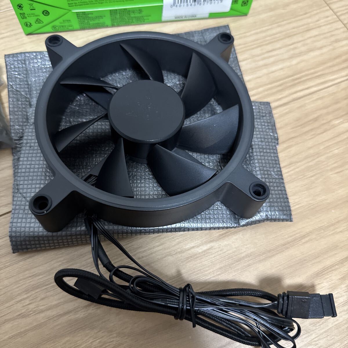【Razer】 ARGB対応 120mm FAN ファン Razer Kunai Chroma RC21-01800100-R3M1 【中古】_画像3