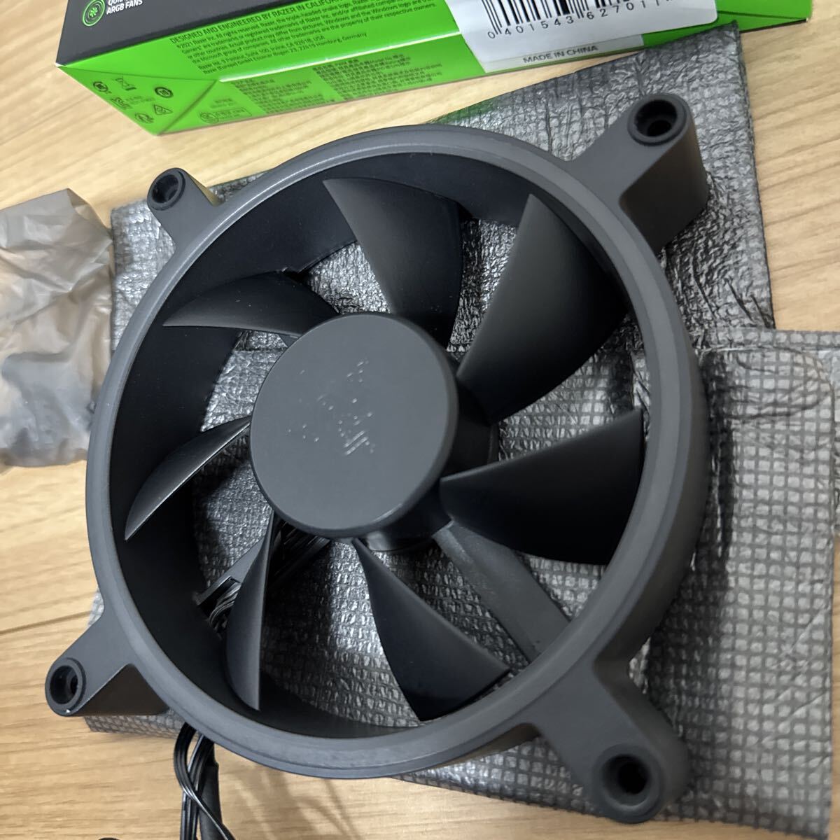 【Razer】 ARGB対応 120mm FAN ファン Razer Kunai Chroma RC21-01800100-R3M1 【中古】_画像4