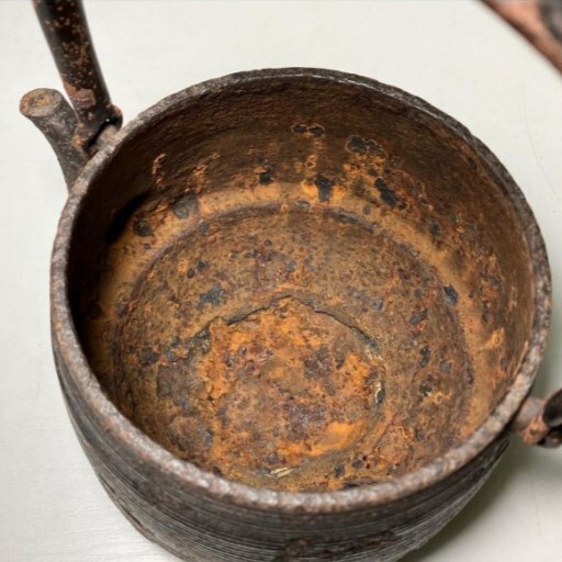 【大名品】◆『金寿堂 雨宮宗 銀座銅蓋 糸目地平雲龍尾垂形 鉄瓶 身在印』共箱付◆検）雨宮宗兵衛 亀文堂 安之介 龍文堂 日本梅泉 北村静香_画像10