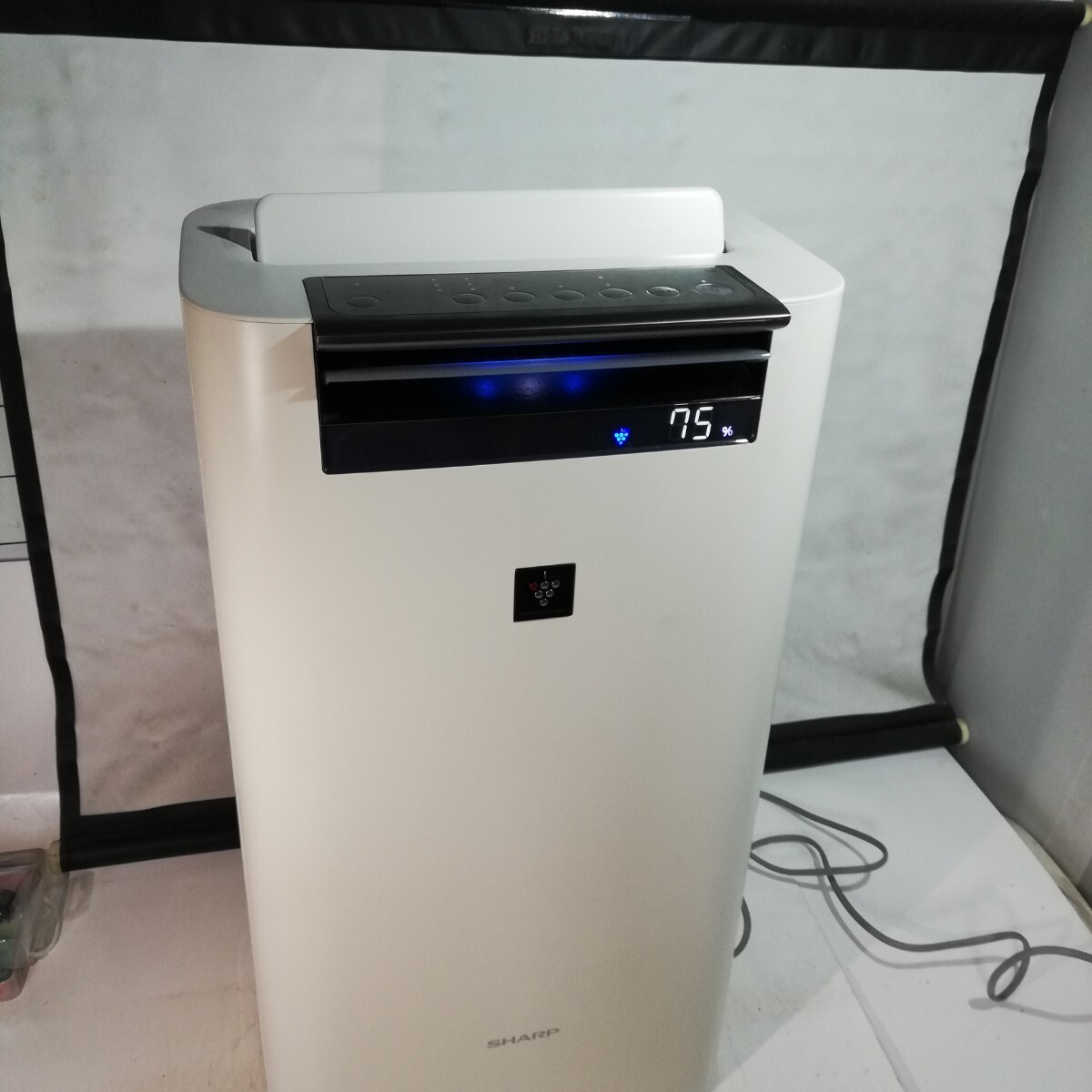 管16(中古現状、即発送、フィルター綺麗) SHARP 加湿空気清浄機 空清~23畳 加湿空清~22畳 プラズマクラスター25000 除菌 KI-LS50-W