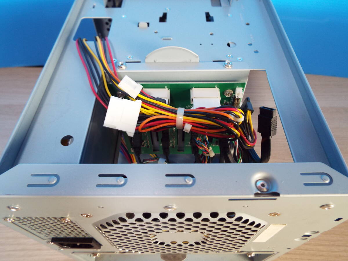 Mini-ITX PCケース NAS サーバー ホットスワップ HDDベイ 4臺(tái) Nipron Flex 220W 電源 PCFX-220P