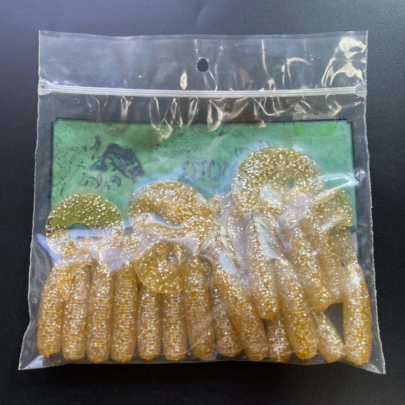 815388 ゲーリーヤマモト 5インチ スーパーグラブ １６本 GARY YAMAMOTO シングルテール #136クリアー／シルバーフレーク ややヤケオールド_画像3