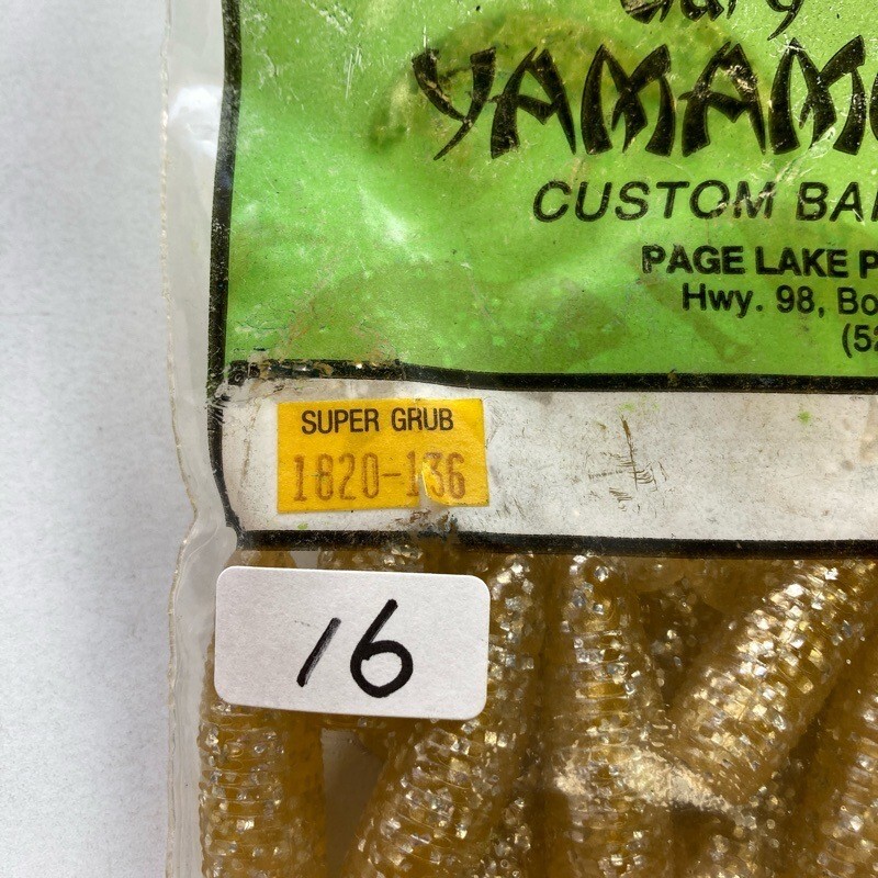 815388 ゲーリーヤマモト 5インチ スーパーグラブ １６本 GARY YAMAMOTO シングルテール #136クリアー／シルバーフレーク ややヤケオールド_画像4