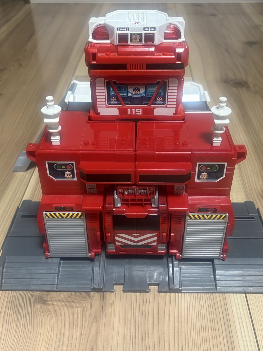 美品　トミカタウン ビッグファイヤー＆コマンドステーション　消防署　消防車　_画像3
