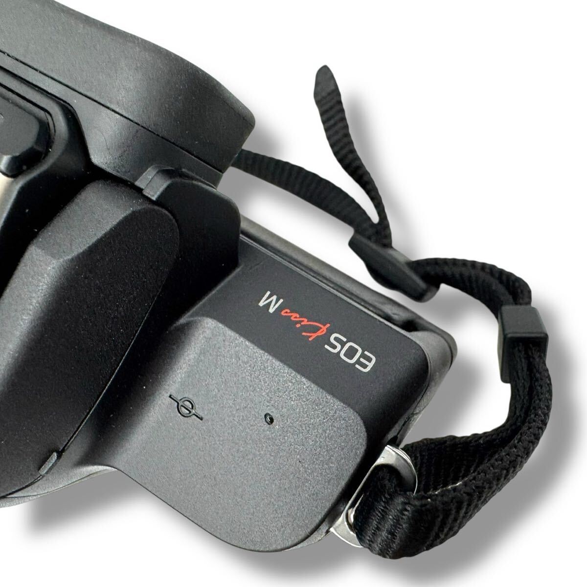 Canon EOS KISS M キャノン ダブルズームキット ブラック ミラーレスカメラ