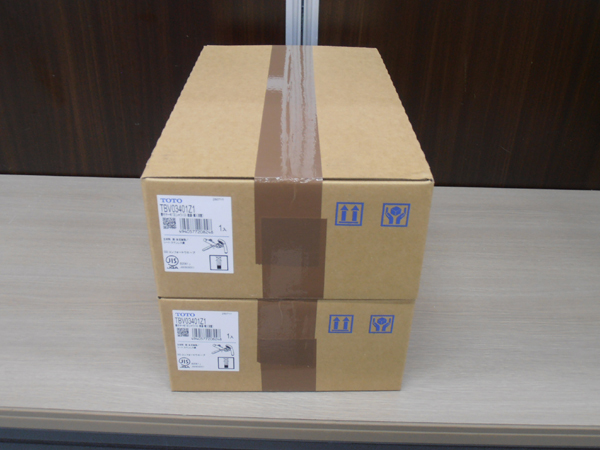 新品 TOTO TBV03401Z1 壁付サーモ13 寒冷地用 浴室用水栓金具 2個まとめ売り サーモスタットシャワー コンフォートウェーブ GGシリーズ_画像2