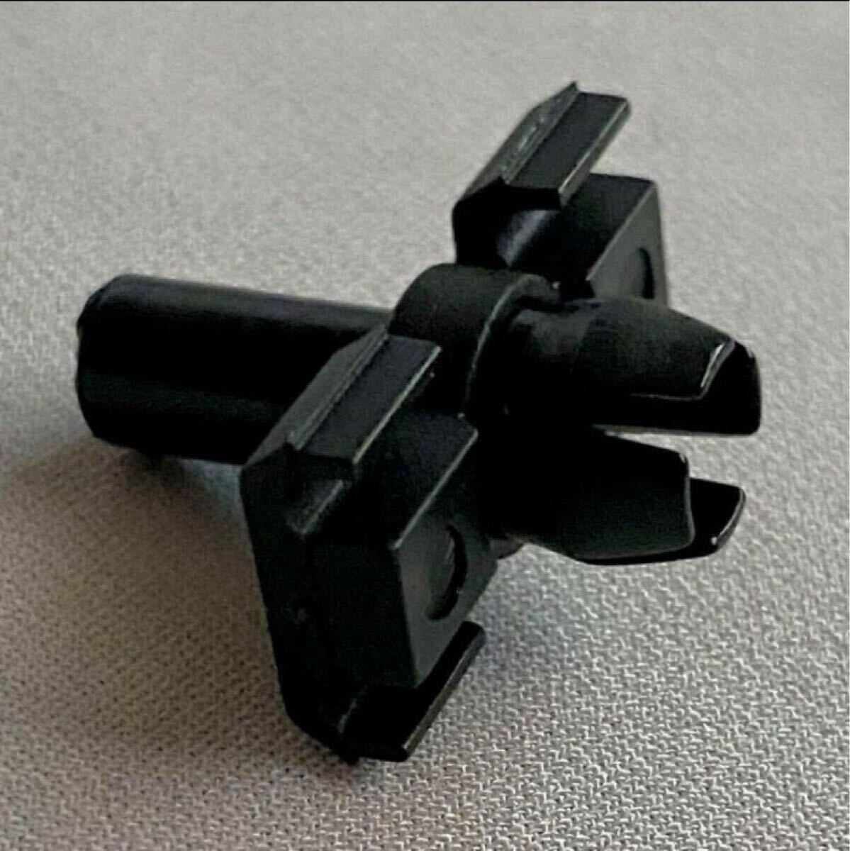 ボルボ240 社外 新品 ロッカーパネルモール・クリップ 6個セット ☆ 送料無料 ☆ VOLVO 240 ドア下モールクリップ_画像4