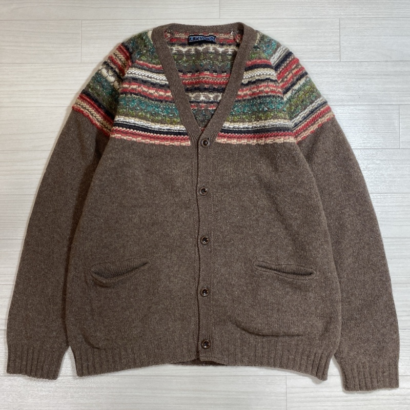 M.&KYOKO/エムアンドキョウコ/ショルダー総柄ステッチ切替/Vネック/5B/ウールカーディガン/ブラウン系/フロントポケット_画像1