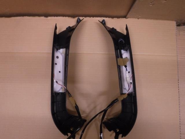 【岩手 盛岡発】中古 純正オプション レガシィ DBA-BR9 「ラゲッジランプ」 左右セット 点灯OK_画像3