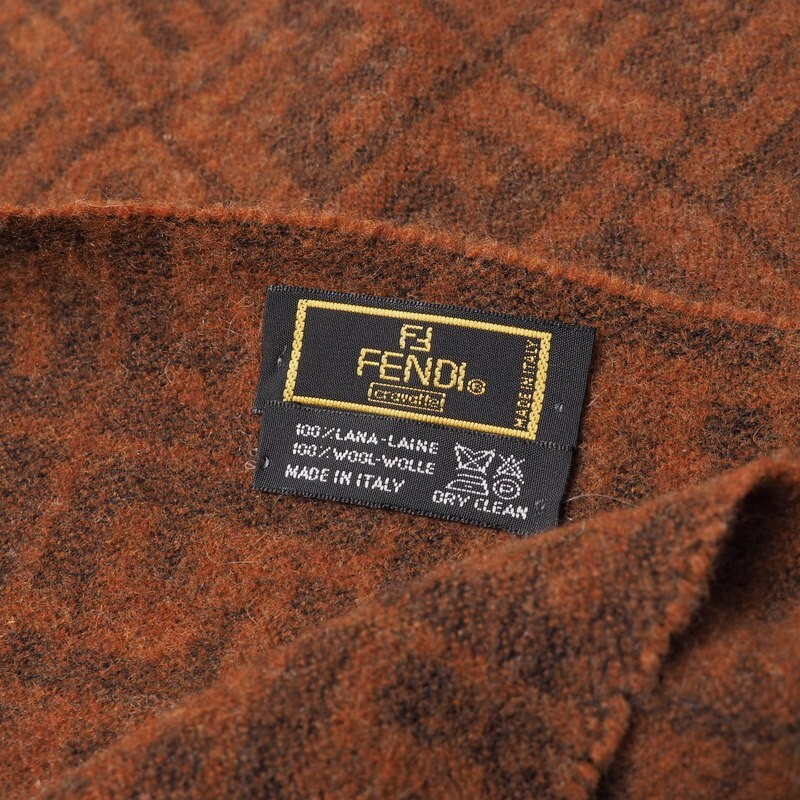 TI9430〇イタリア制*FENDI フェンディ*ウール100％*ズッカ柄 FF ロゴ柄*フリンジ*マフラー ストール*ブラウン系