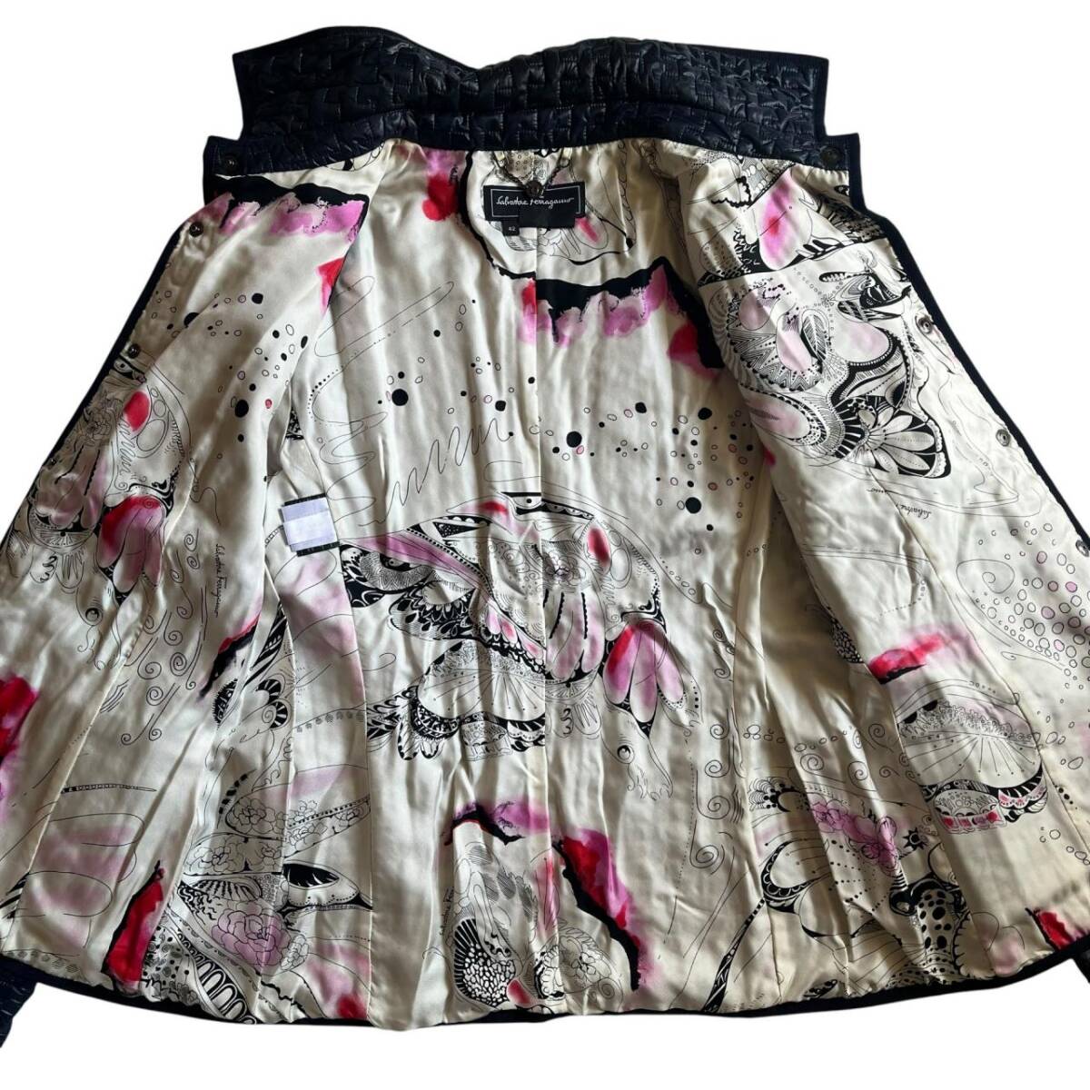 Salvatore Ferragamo フェラガモ ネイビー系 トップス キルトジャケット 軽量_画像6