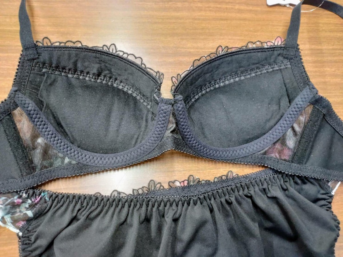 бюстгальтер шорты комплект B70 M черный