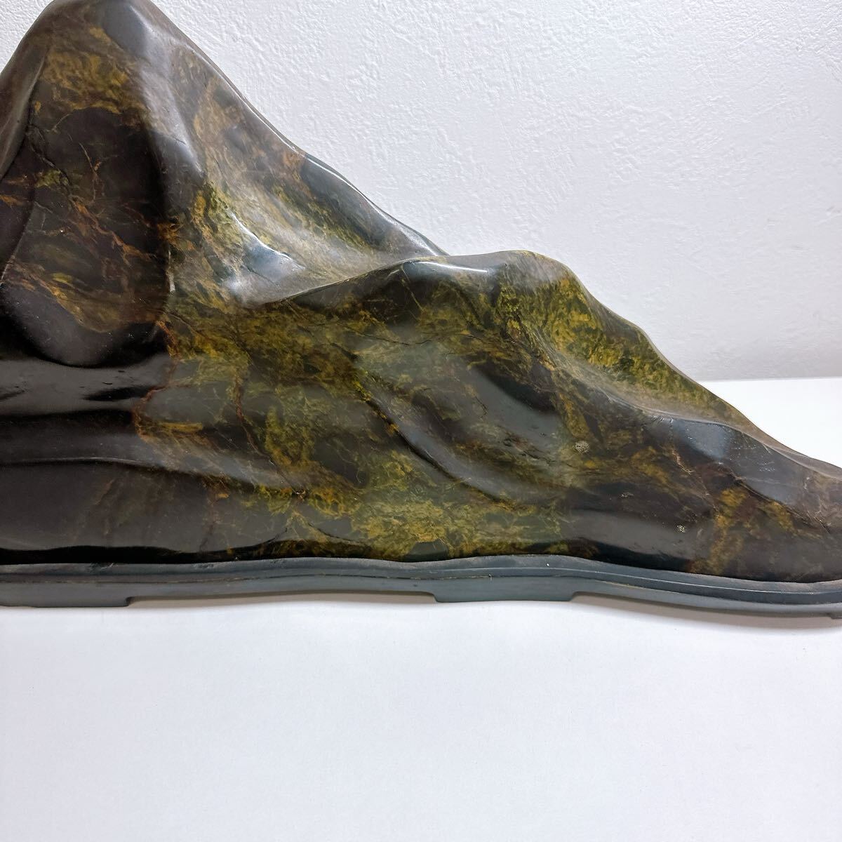 希少大型 水石 鑑賞石 天然石 山岳石 横幅60cm 重量10kg 床の間 飾石 山 _画像3