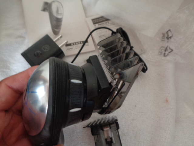 PHILIPS/セルフ ヘアカッター/フィリップス ヘアーカッター QC5570/充電?交流式/60分間使用可能/未使用品-長期保管-開封済?線の被膜破れ/
