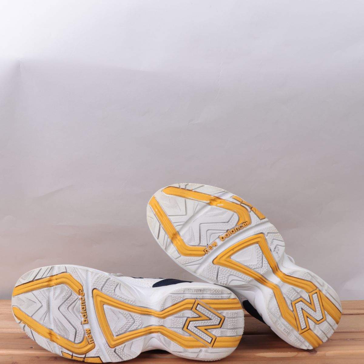 z1550【708】ニューバランス US10 27.0cm/白 ホワイト 紺 イエロー newbalance レディース スニーカー 中古_画像5