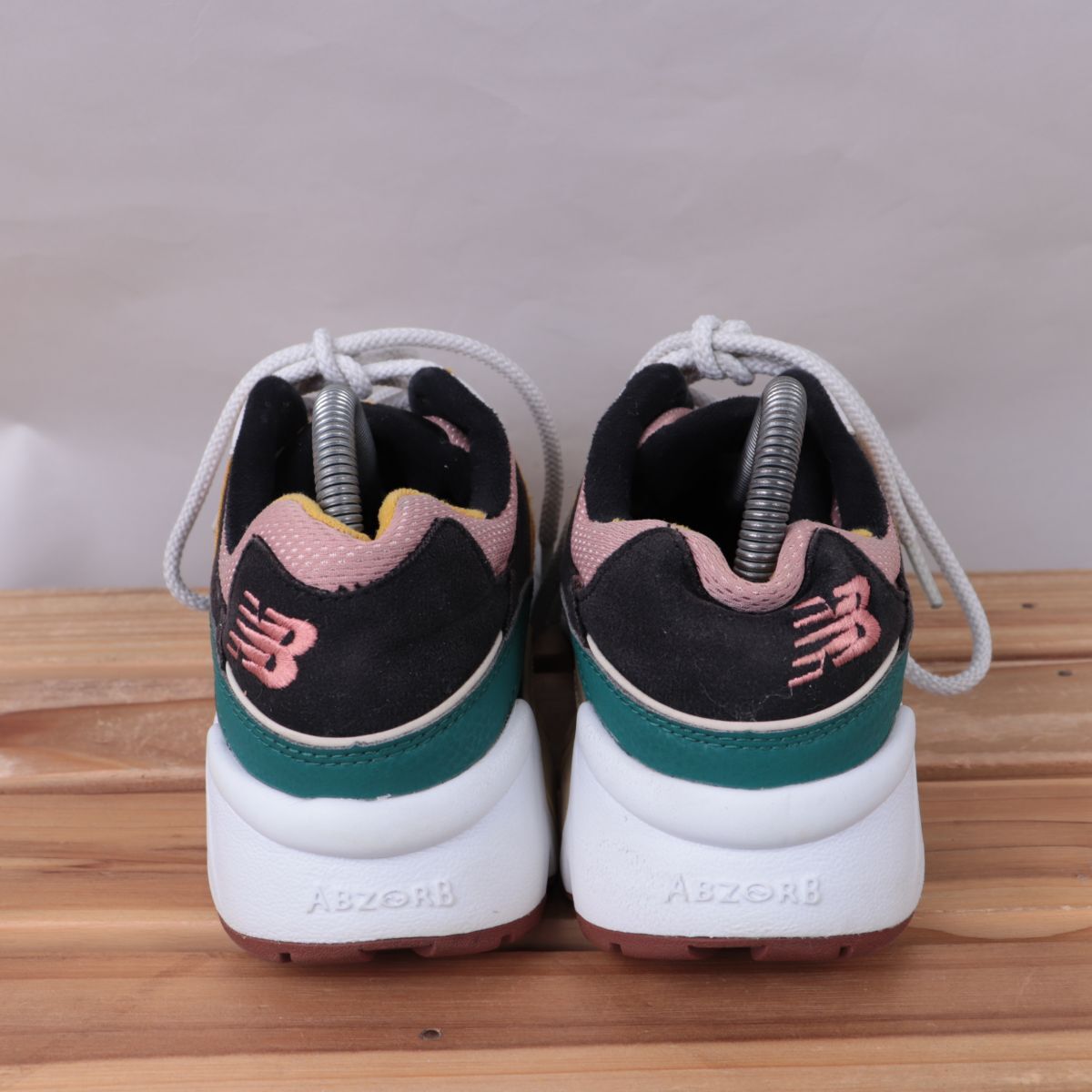 z2092【850】ニューバランス US7 25.0cm/ピンク 白 緑 newbalance メンズ ユニセックス スニーカー 中古_画像4