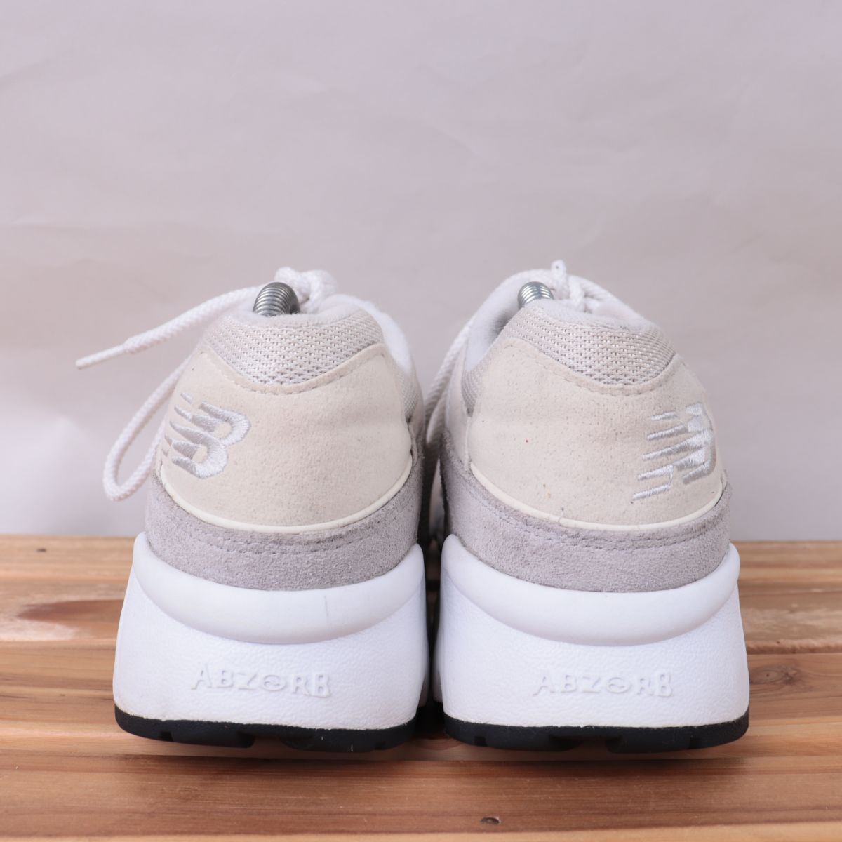 z2206【850】ニューバランス US8 26.0cm/白 ホワイト グレー newbalance メンズ スニーカー 中古_画像4