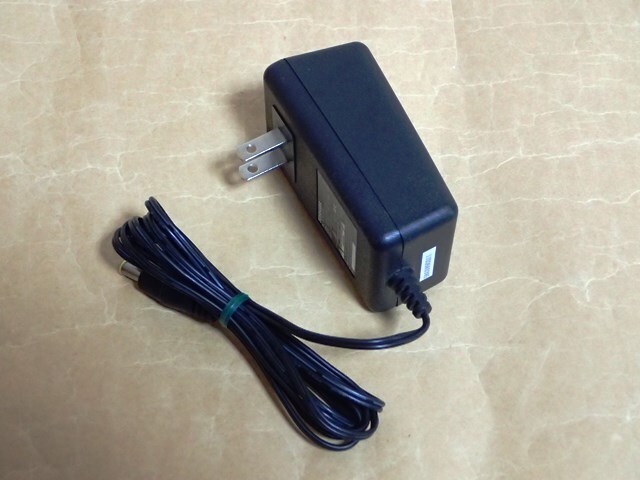 〈 TOSHIBA ポータブルDVDプレーヤー 用 ACアダプター HDAD-120015-3H 〉