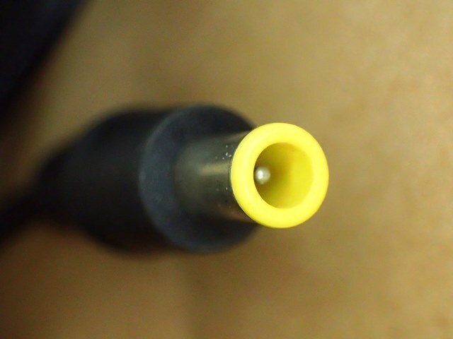 〈 TOSHIBA ポータブルDVDプレーヤー 用 ACアダプター HDAD-120015-3H 〉