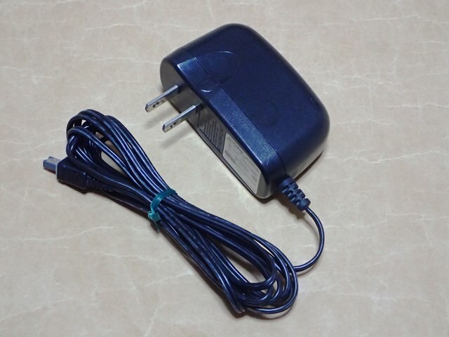 〈 JVC Victor Everio e-Movie 用 ACアダプター AP-V20 〉