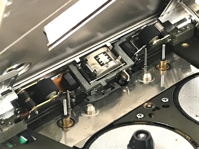 [美品][希少][美音][整備品] SONY ウォークマン WM-R202 電池ボックス付き シャンパンゴールド (カセットテープ 再生/録音)