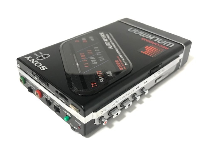 [極美品][希少][美音][整備品] SONY ウォークマン WM-F203 電池ボックス付き マットブラック (カセットテープ再生録音ラジオAM/FM)