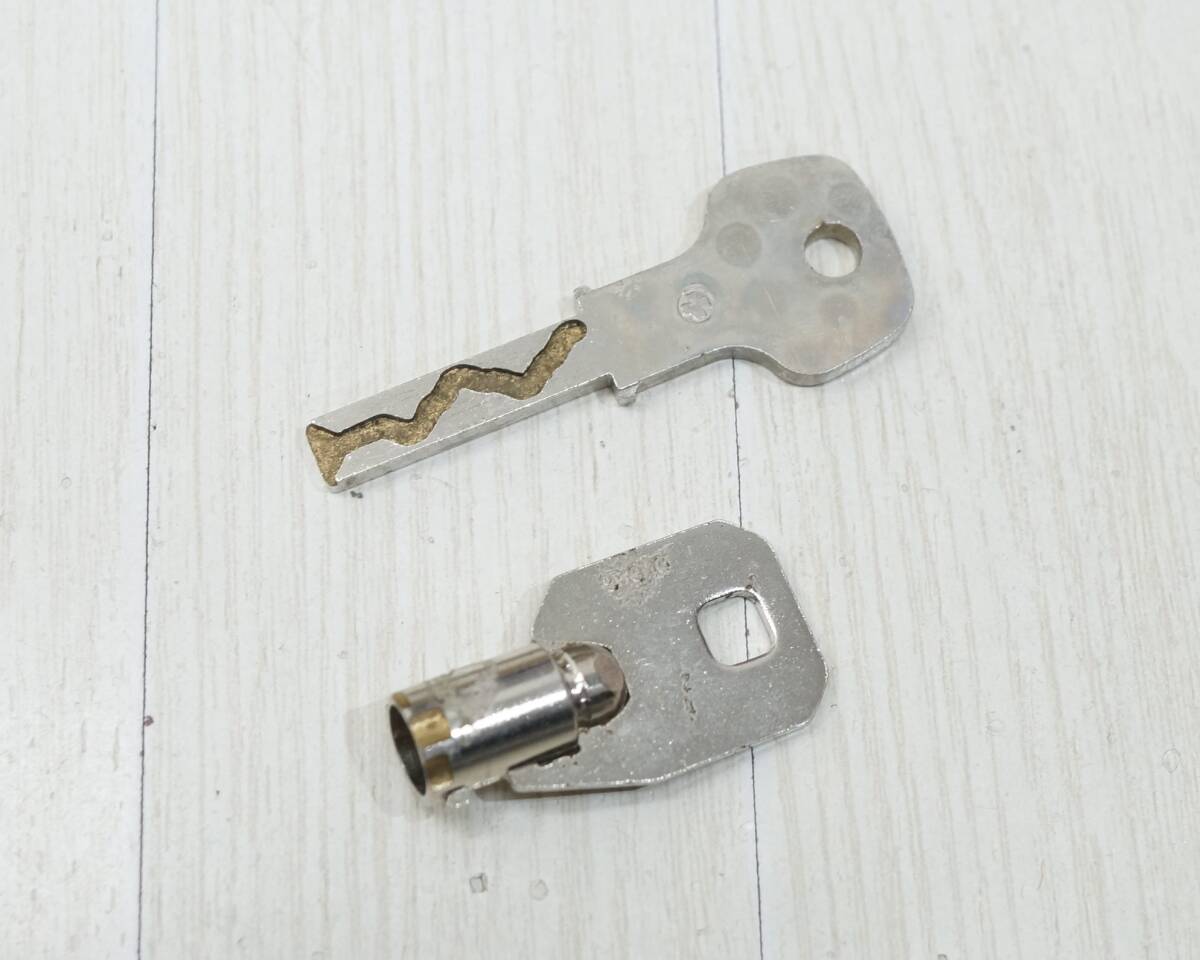 東ハ:【ロデオ】MONSTER HUNTER モンスターハンターZS パチスロ実機 コイン不要機 ドアキー＆設定キー スロット台 メダル不要台_画像9