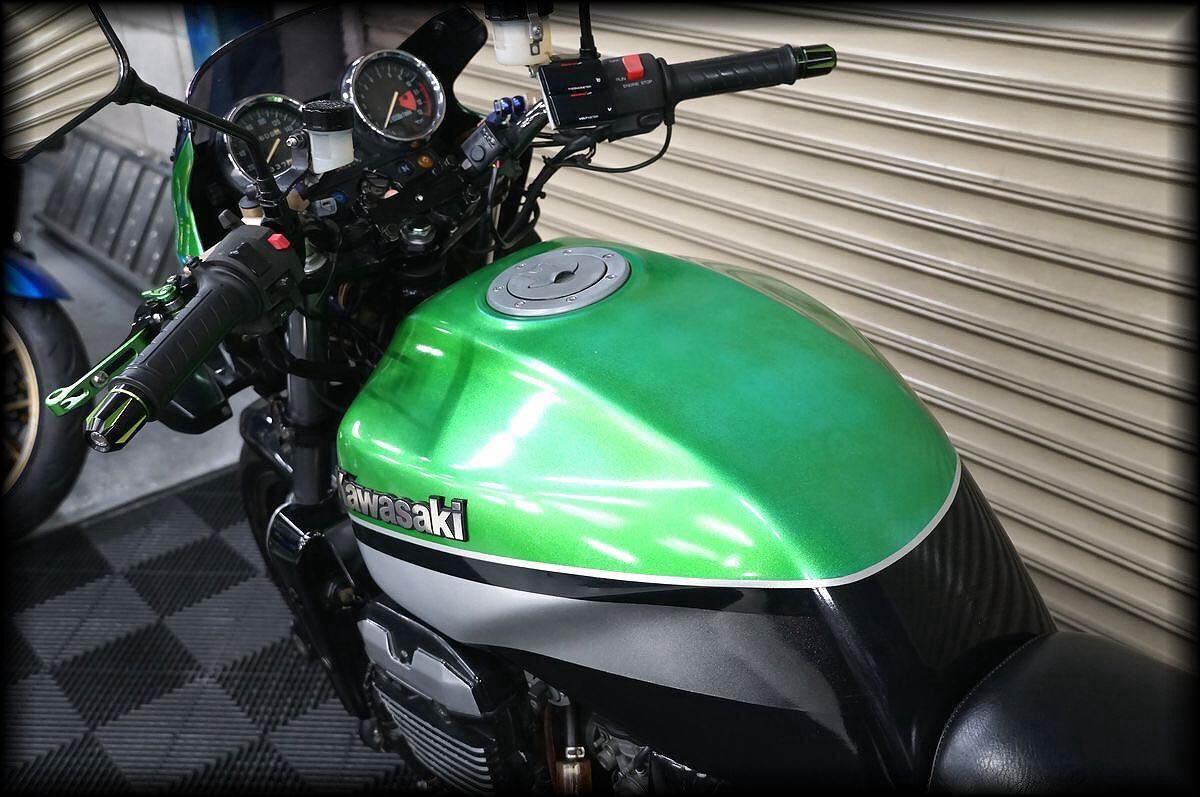 * осенний touring season ..*Kawasaki*ZRX1100* техосмотр "shaken" полный 2 год имеется .. сделка!* неоригинальный глушитель * неоригинальные сиденья * прочее покупателей много *