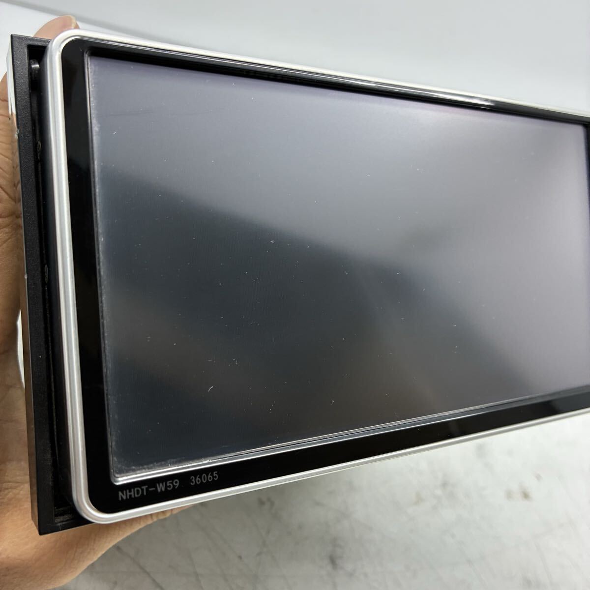 トヨタ NHDT-W59 08545-00S40 純正 ナビ カーナビ ナビモニター チューナー CD DVD HDDナビ ワンセグ 動作未確認 P71445_画像2