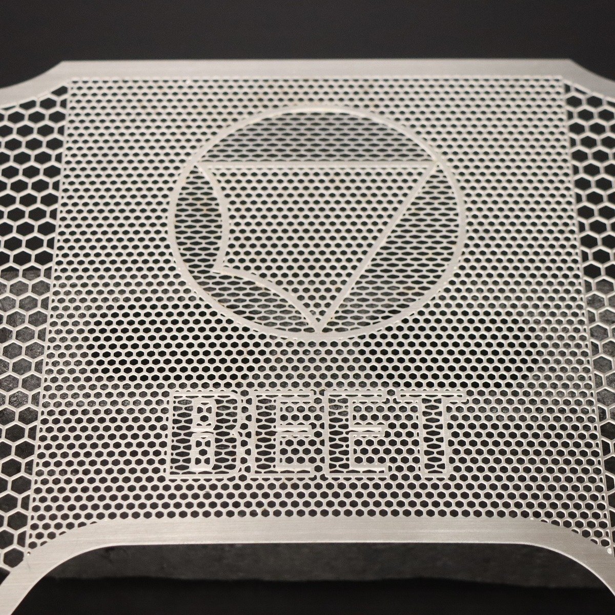 激安！CB1300SF/CB1300SB用BEET制ラジエーターコアガード/最速！SC54/2003～