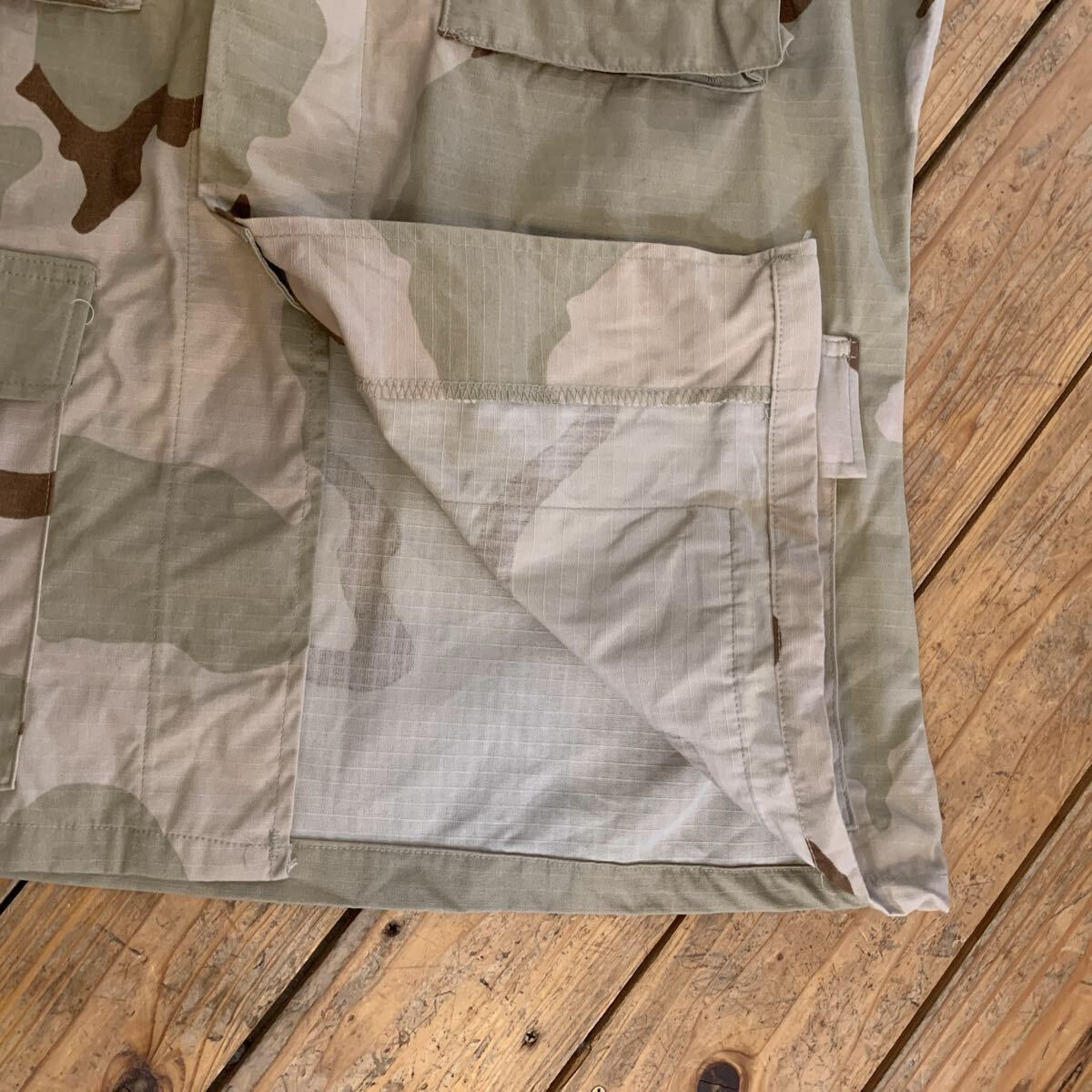 新品 ミリタリー デザートカモシャツジャケット メンズ Medium-Regularサイズ アーミー 米軍実物 サバイバル 迷彩 タグ付き未使用品 T3155_画像10