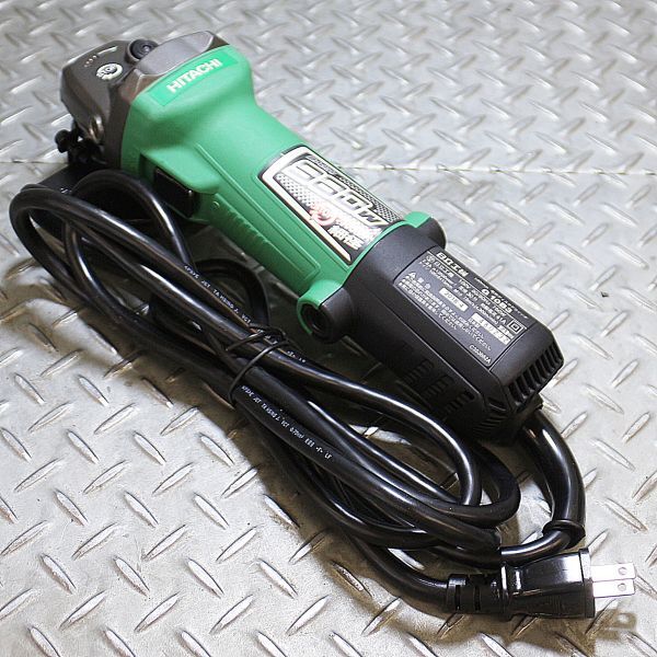 【新潟発】未使用 日立工機 100mm電気グラインダ G10B3 100V 50/60Hz ディスクグラインダー 研磨 サビ落とし 鏡面仕上げ 大工 工具 北陸_画像2