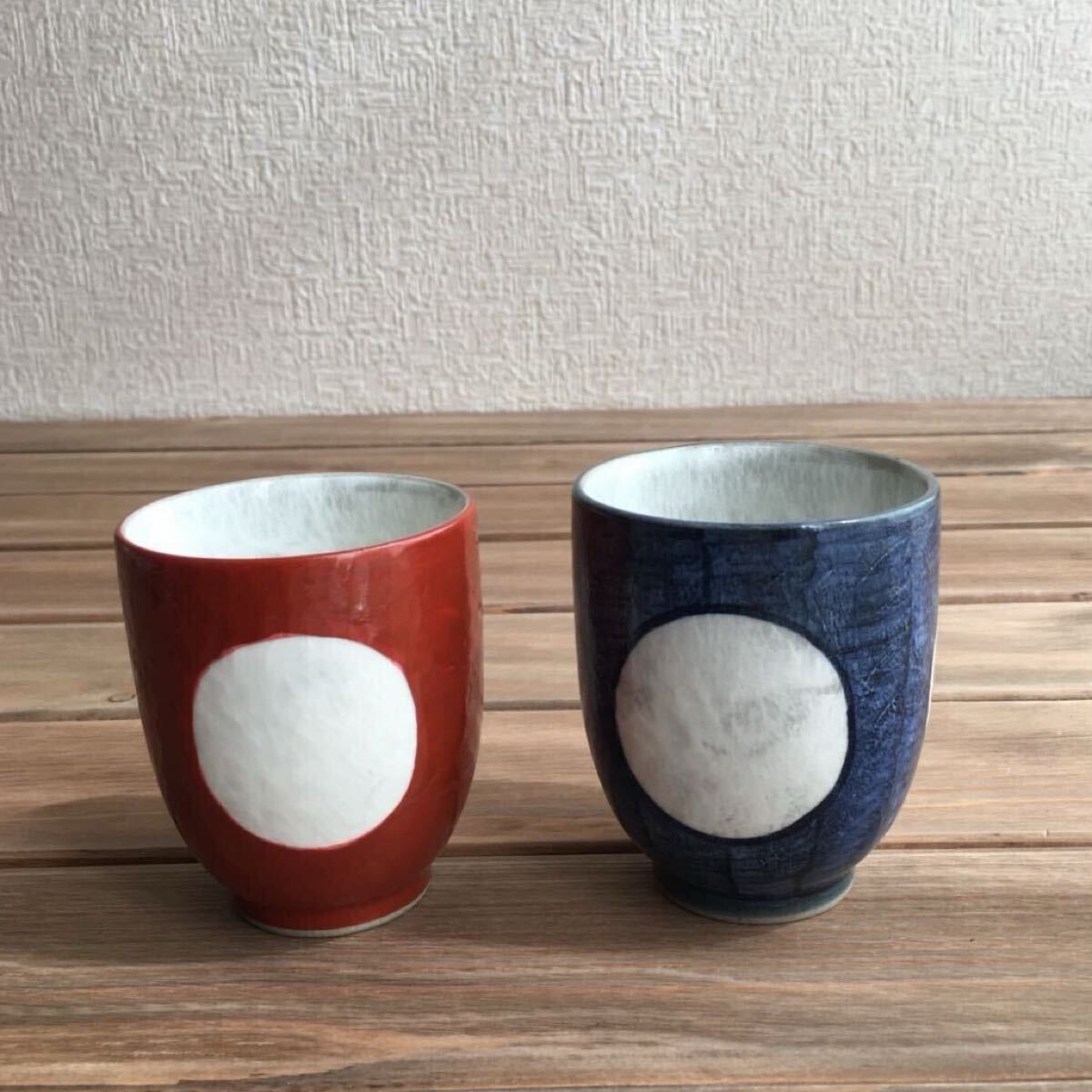 波佐見焼お湯呑み一真窯サークル 赤 青 まる絵 未使用品_画像1